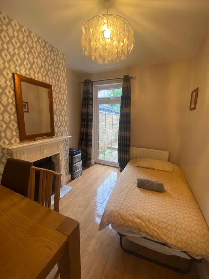 3 Bedroom House Ealing Vakantiehuis Londen