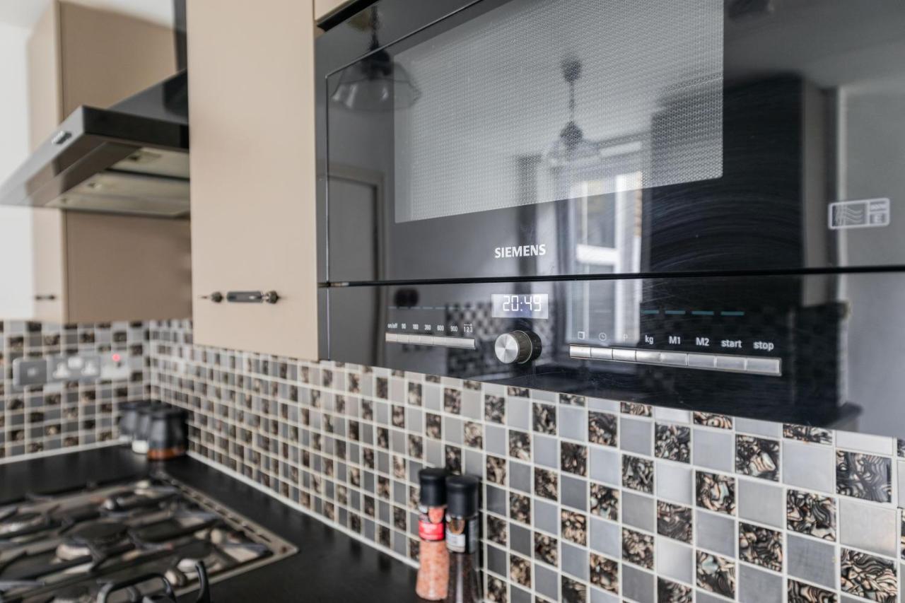 Charming 1 Bed Flat W Courtyard In Apartment *