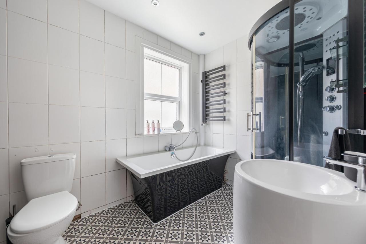 Charming 1 Bed Flat W Courtyard In Appartement Londen