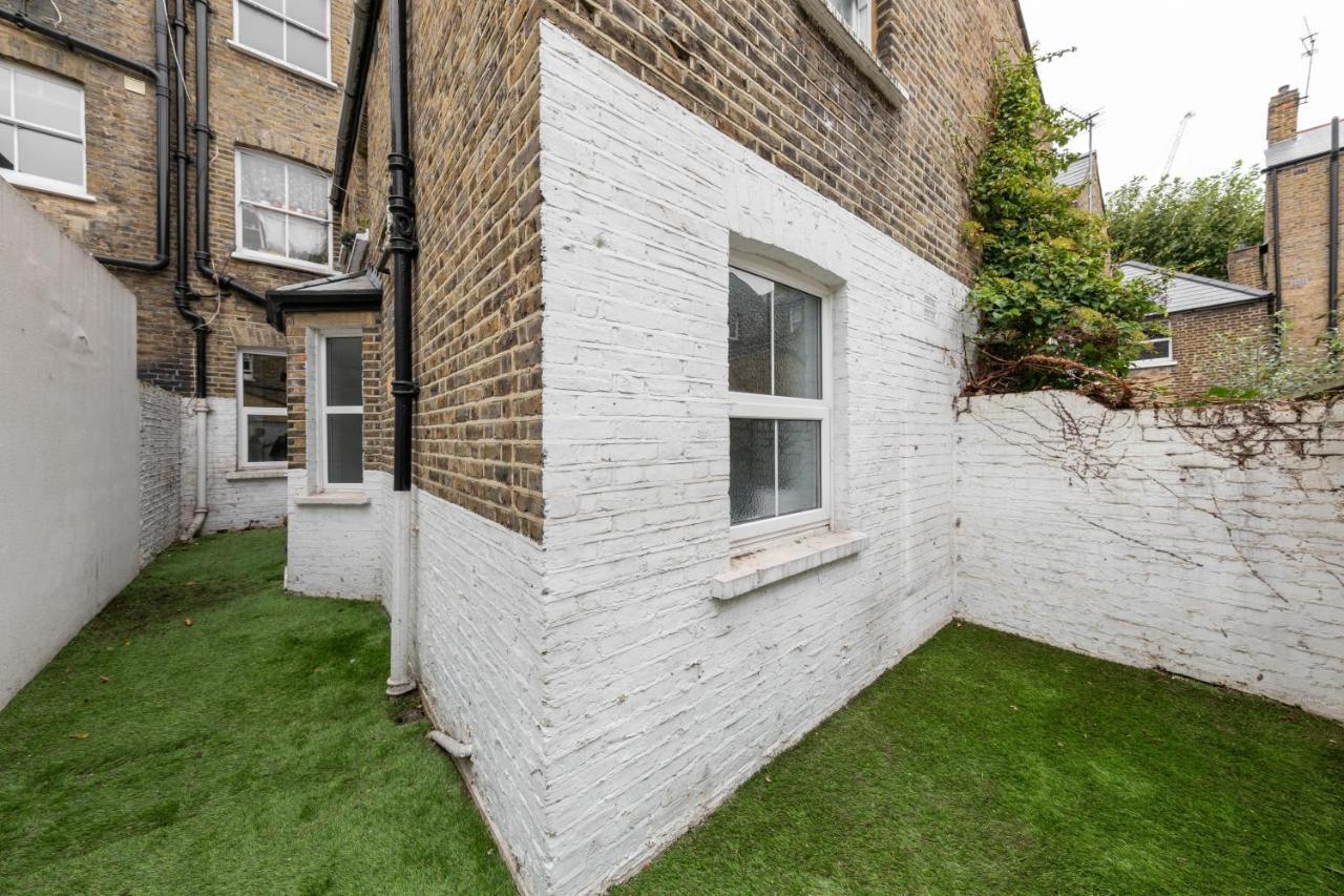 Charming 1 Bed Flat W Courtyard In Apartment