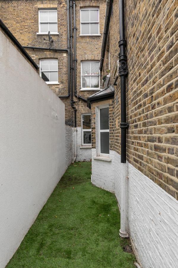 Apartment Charming 1 Bed Flat W Courtyard In London