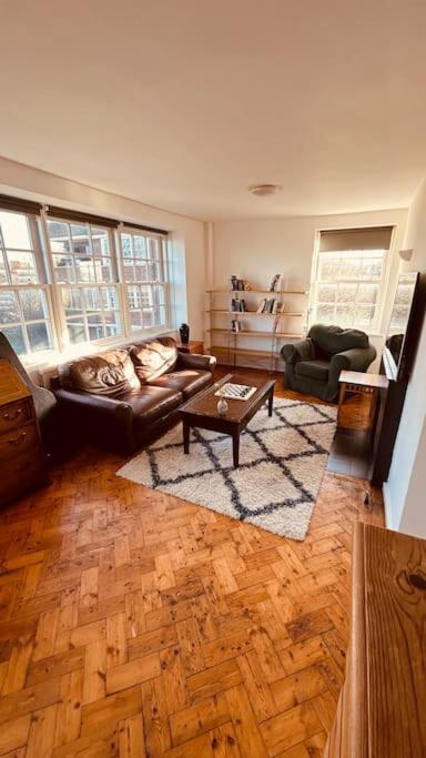 Traditional 3 Bed Flat In Highgate