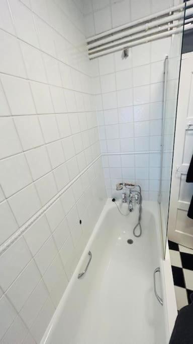 Traditional 3 Bed Flat In Highgate *