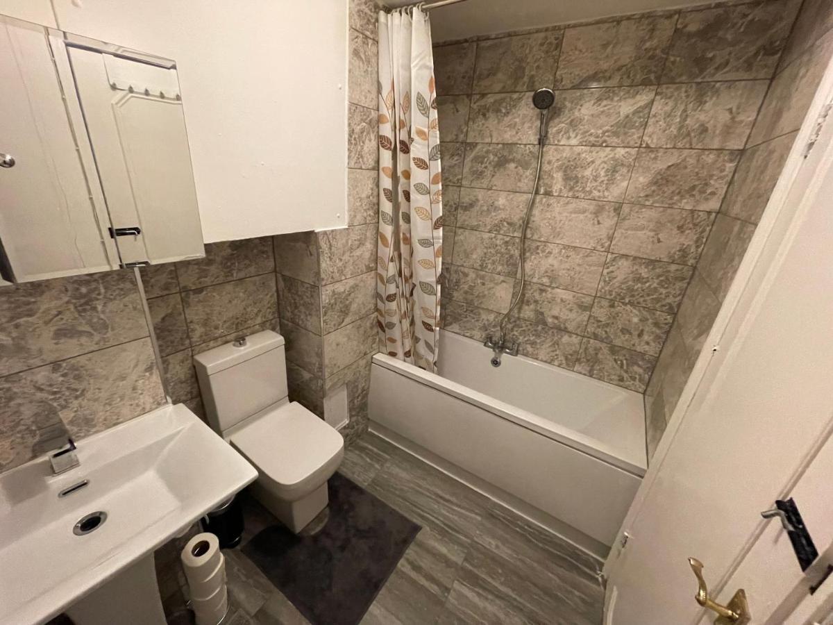 Apartment Enormous Family Flat London