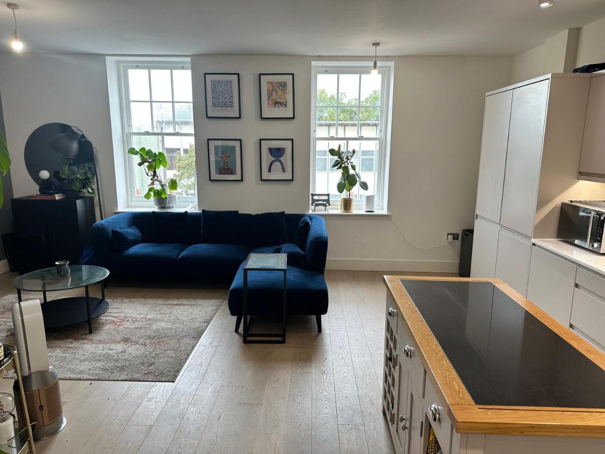 West Luxury Oasis, Ealing Broadway - Location!!! Apartment *