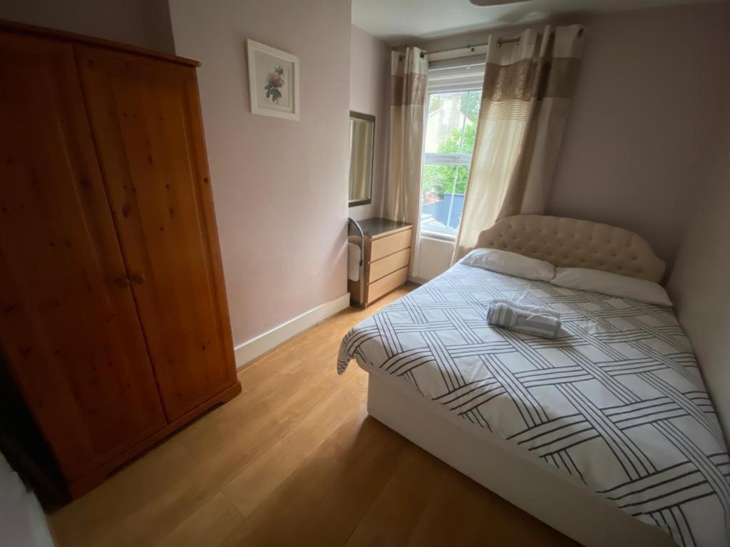 3 Bedroom House Ealing Londres