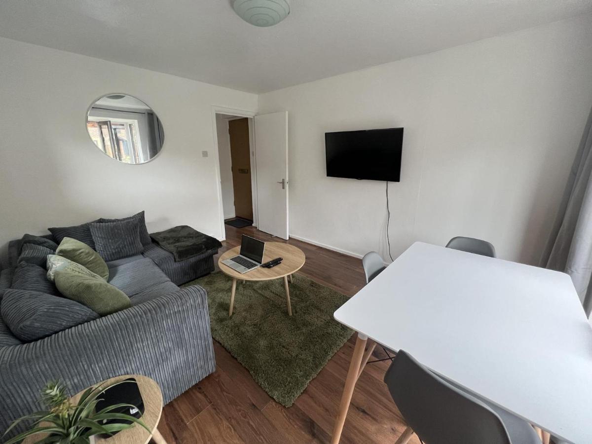 Canary Wharf Haven - Spacious & Homely Entire 1 Bedroom Flat Appartement Londres