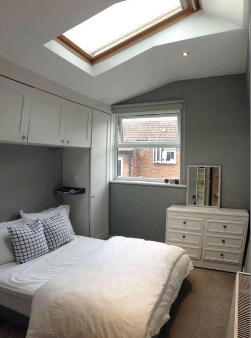 Gorgeous Hammersmith Home. Sleeps 6. Tube 5 Mins! Londres