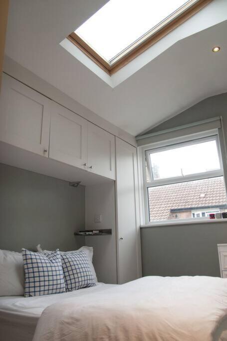 Gorgeous Hammersmith Home. Sleeps 6. Tube 5 Mins! Apartamento