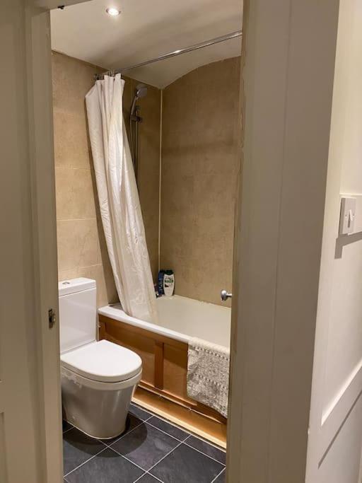 Apartamento Gorgeous Hammersmith Home. Sleeps 6. Tube 5 Mins! *