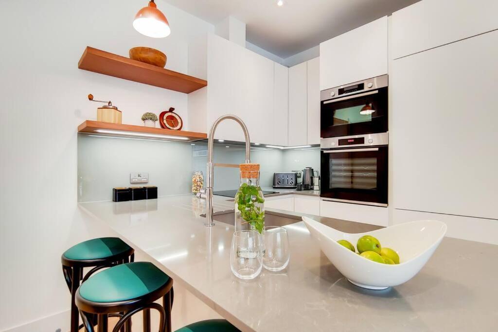 11 Borough - Bright & Spacious 2-bed Near Bridge * Londen