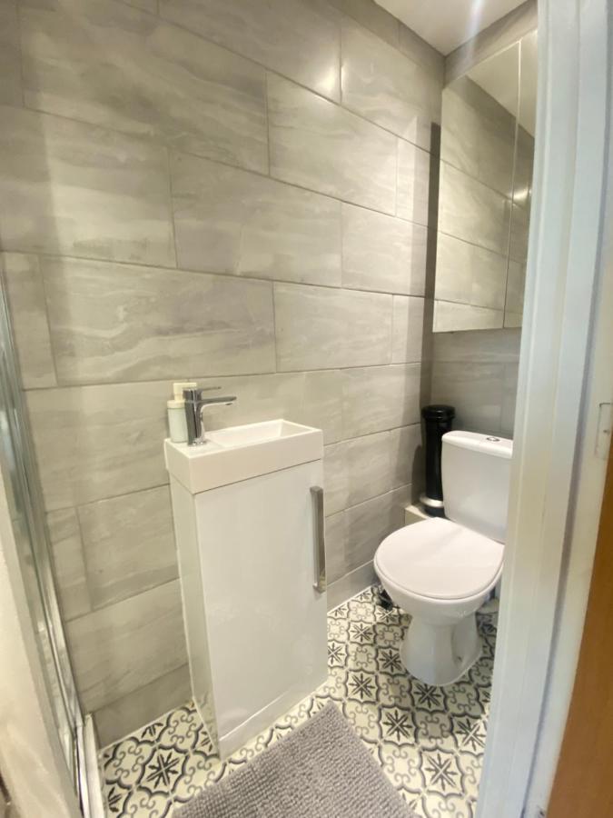 Guest house Cozy En-suite Near Stratford *