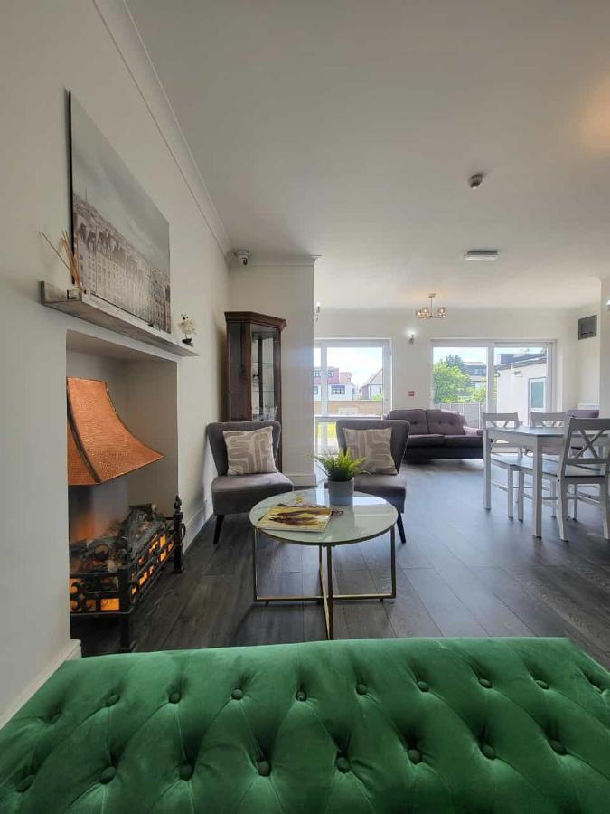 Woodford Hotel