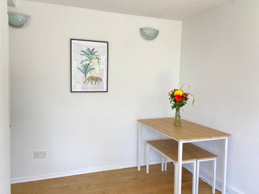 Stylish & Tranquil Flat With Excellent Connections Londres