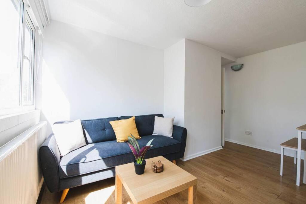 Apartamento Stylish & Tranquil Flat With Excellent Connections