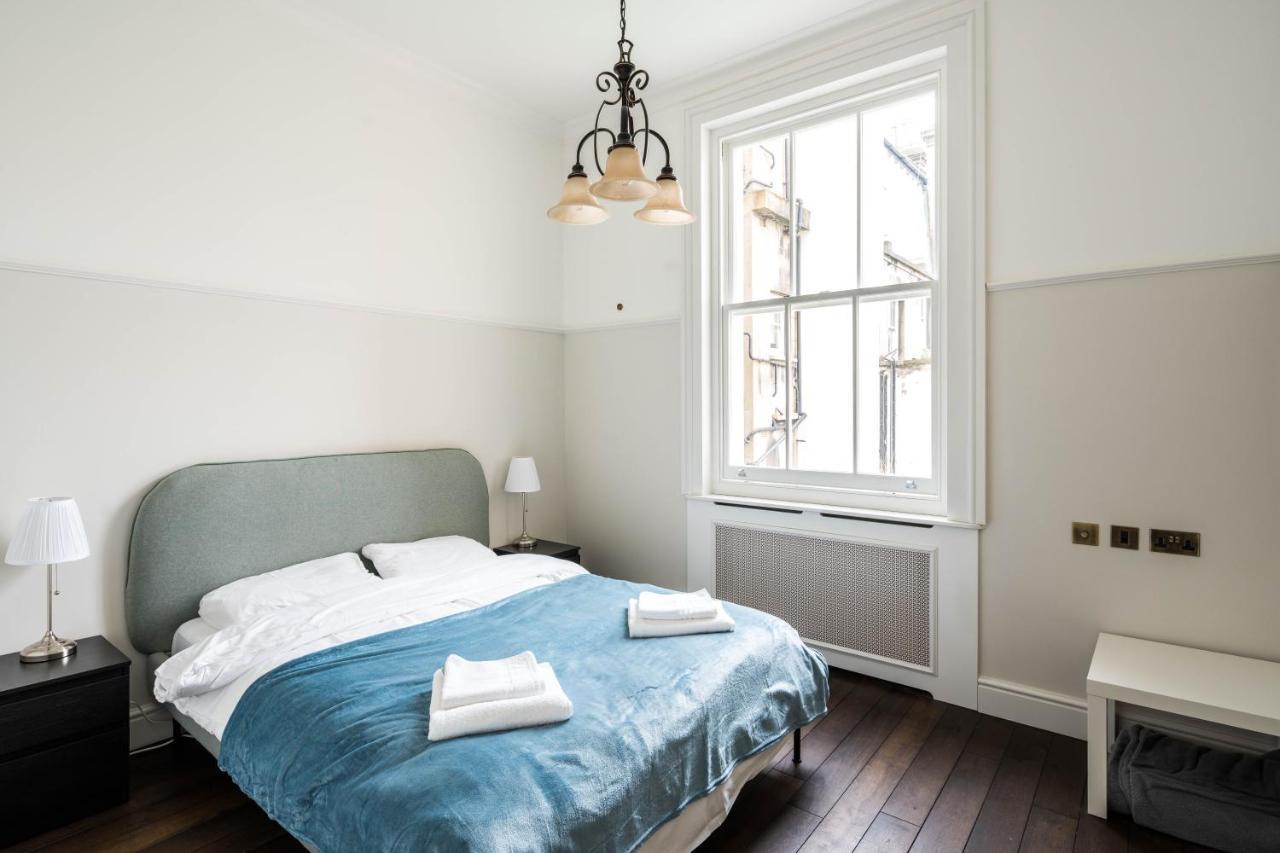 4 Bedroom House Up To 10 People At Heart Of Kensington And Chelsea *