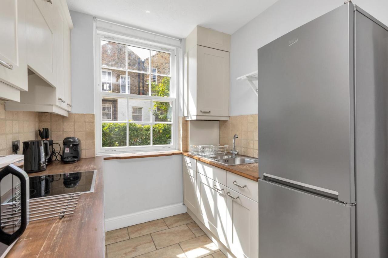 Entire Flat In Heart Of Chelsea Hosted By Zahra Londres