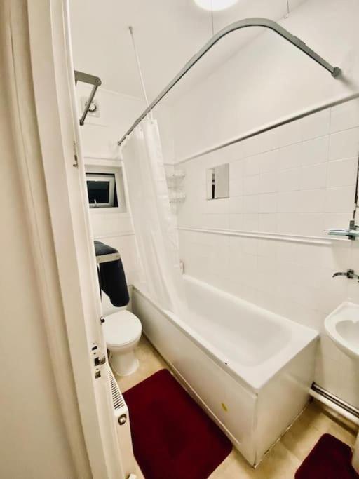 Appartement Two Bedroom House On Ground Floor In