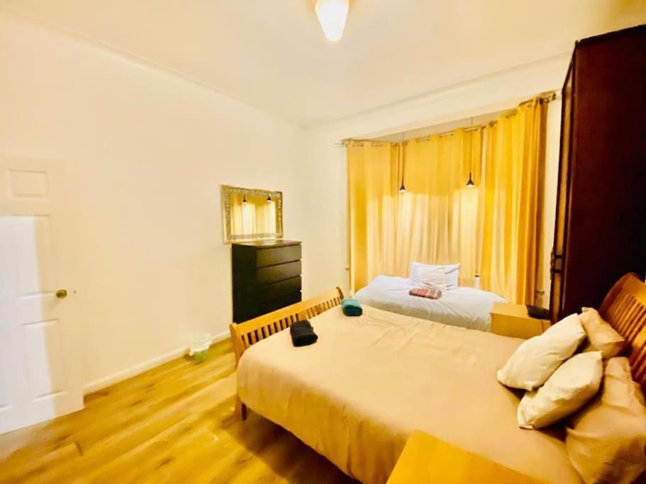 Appartement Two Bedroom House On Ground Floor In *