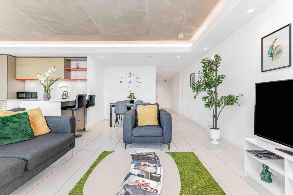 Appartement Luxury 3min Walk To Excel,city Hall, O2 *