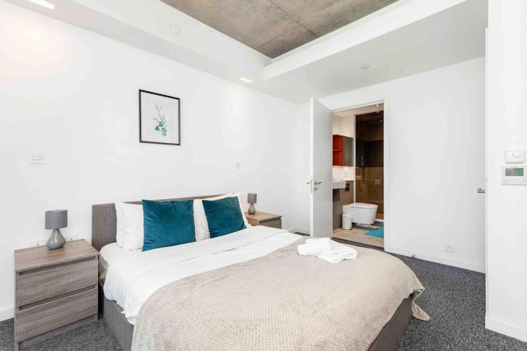 Appartement Luxury 3min Walk To Excel,city Hall, O2 *