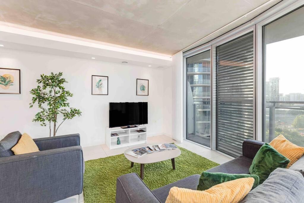 Appartement Luxury 3min Walk To Excel,city Hall, O2 *