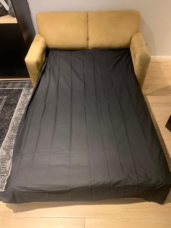- Entire Lower Ground Floor - Only 7 Mins Walk Kings Cross St Pancras Station