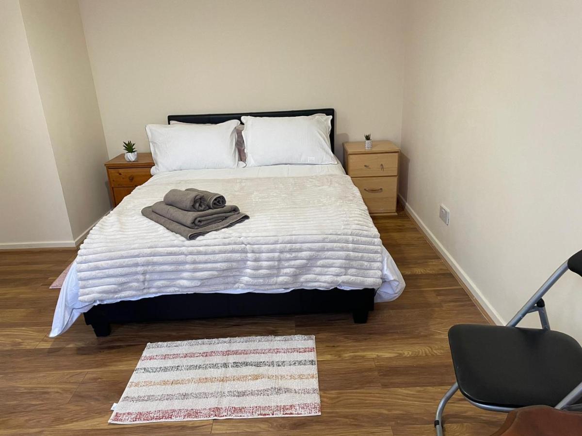 Privatunterkunft Single And Doubles Close To London
