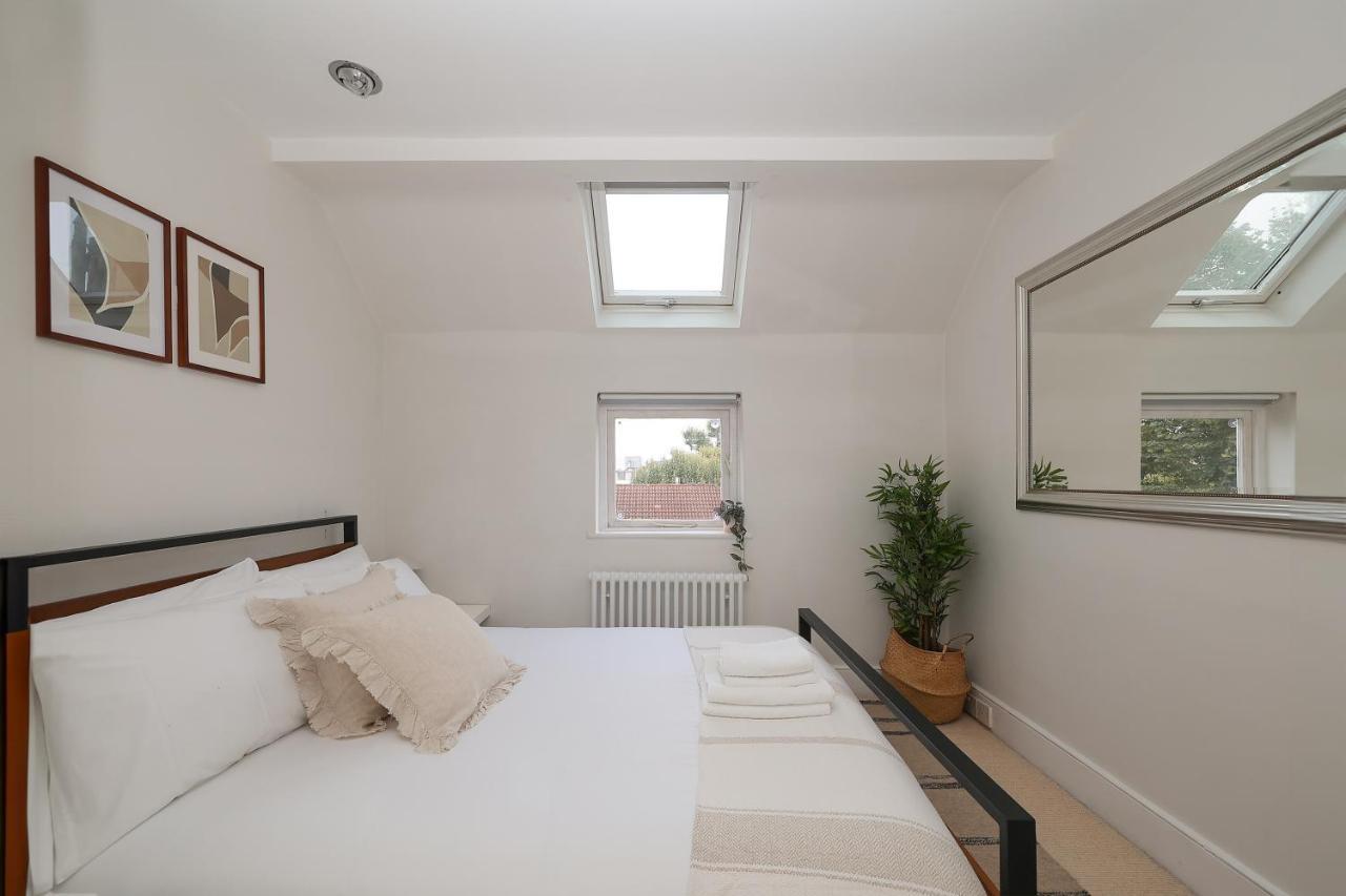 2 Bedroom Chic With Private Balcony In Notting Hill Londres