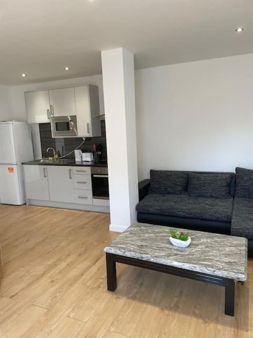 Appartement Flat 1 Latchmere, 2 Bedroom, 2 Bathroom Flat *