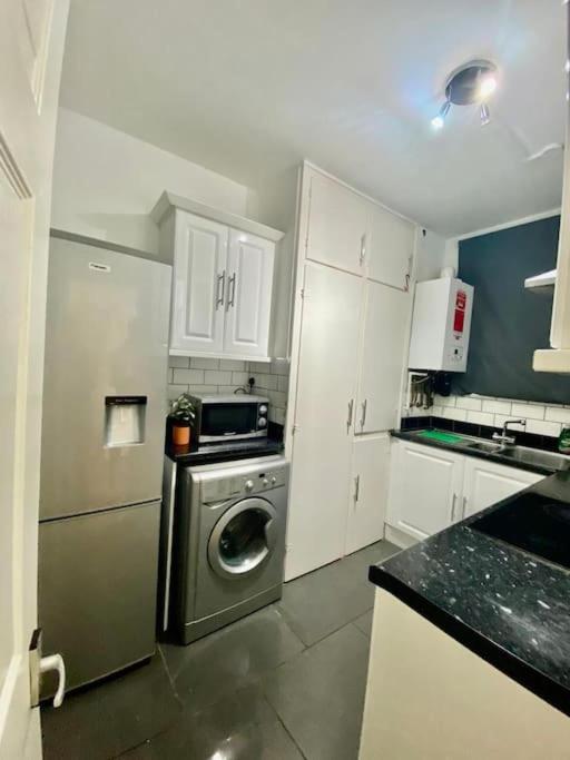 Ground Floor Flat In Bayswater Central Apartment