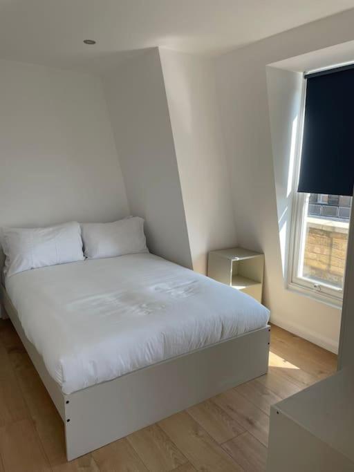 Appartement Flat 5 Latchmere, 2 Bedroom, 1 And A Half Bathrooms Flat *