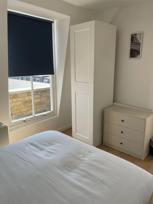 Flat 5 Latchmere, 2 Bedroom, 1 And A Half Bathrooms Flat Appartement *