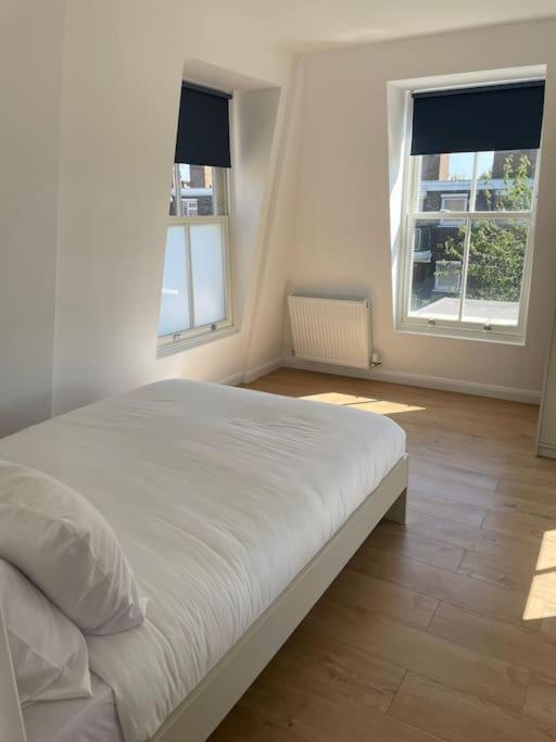 Flat 5 Latchmere, 2 Bedroom, 1 And A Half Bathrooms Flat