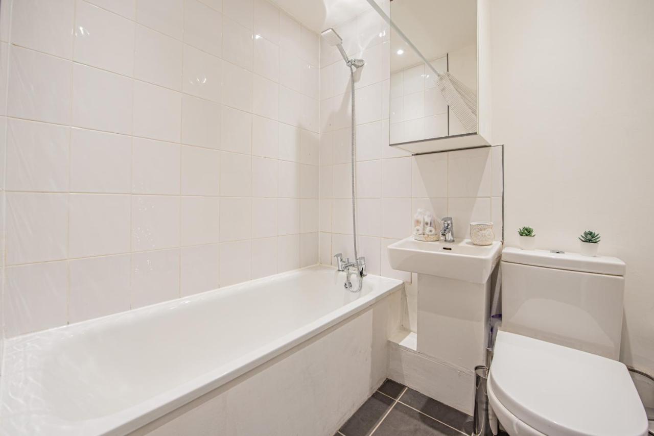 Appartement Bright Cosy With Parking And Outdoor Patio Londres
