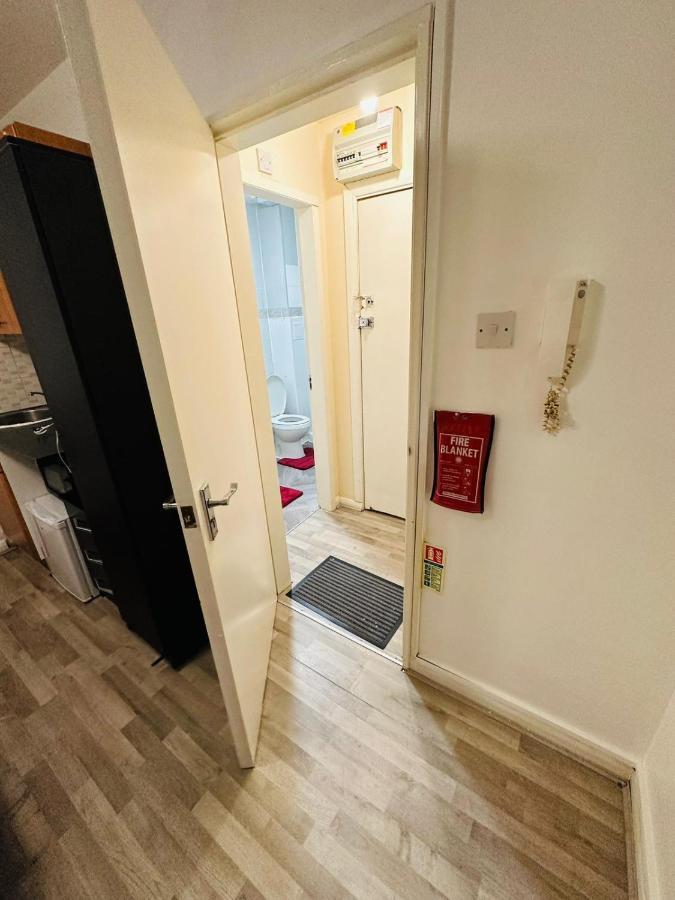 Premium Studio Flat 08 In Central Apartment *