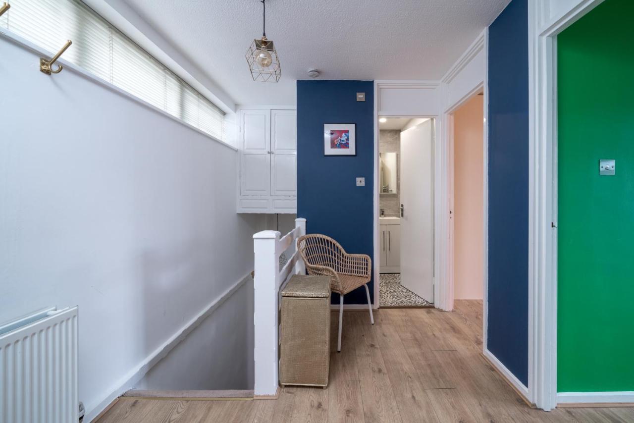 Appartement Striking Flat With Charming Garden And Desk Londres