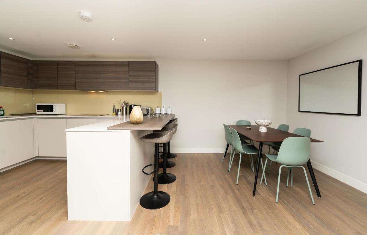 The Hampstead Place - Elegant 3bdr Flat With Patio Londres
