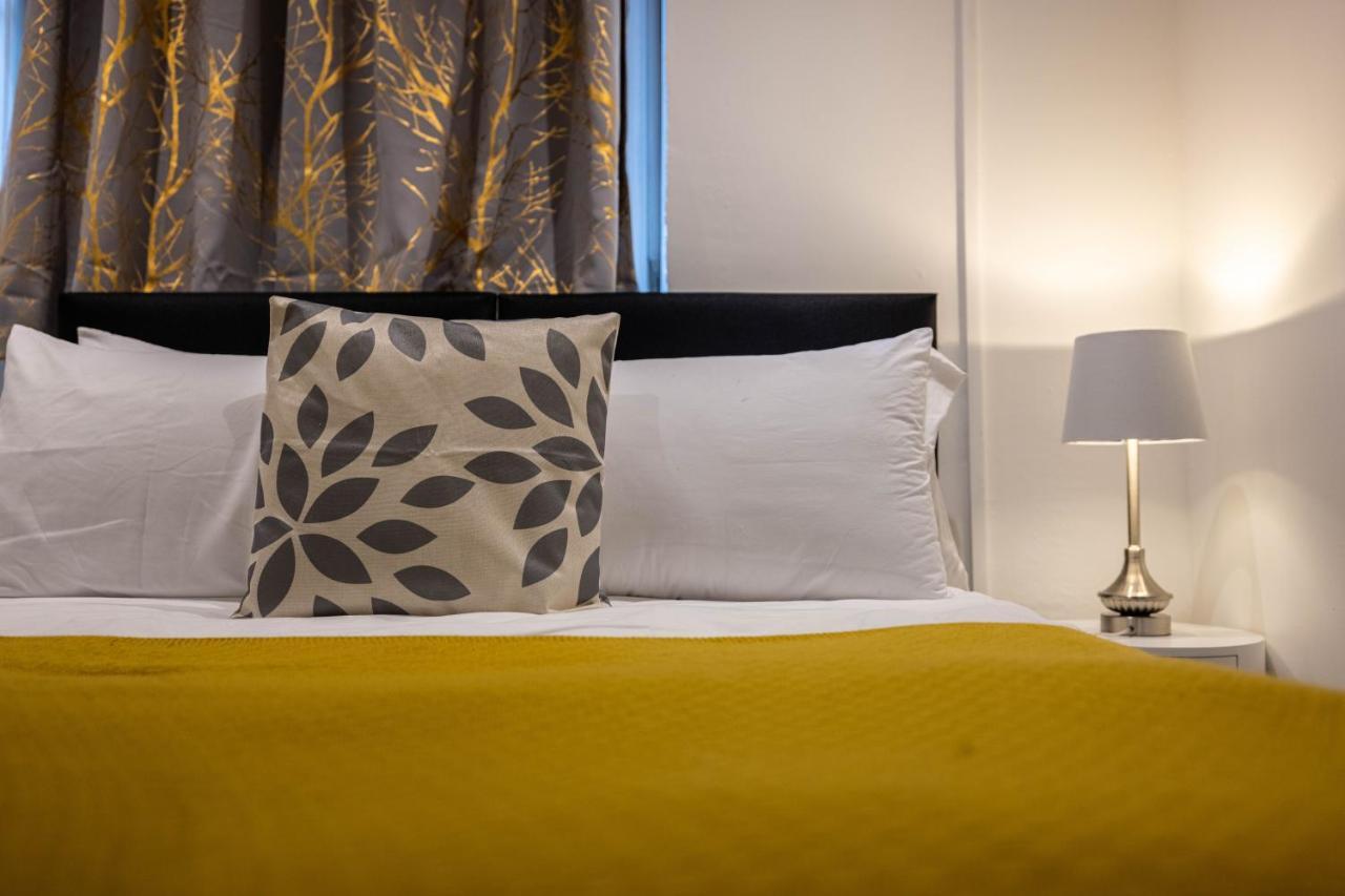 3 Bedrooms-8guests-babycot-15mintopepys-freeparkg Londres