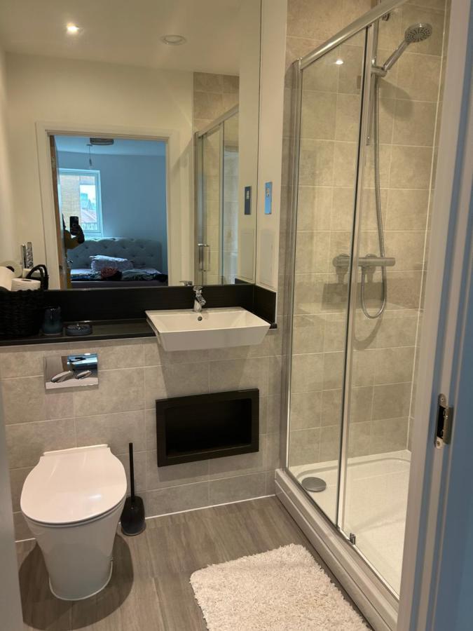 En-suite Double In A Shared Close To Londres