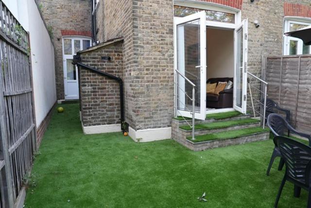 Spacious 5-bed Retreat Londres