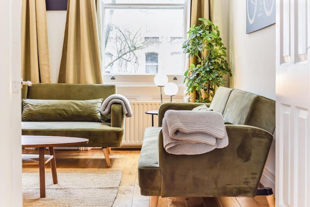Knightsbridge Stylish Two Bedroom