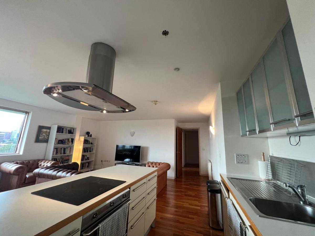 2 Bed 2 Bath Luxury In London