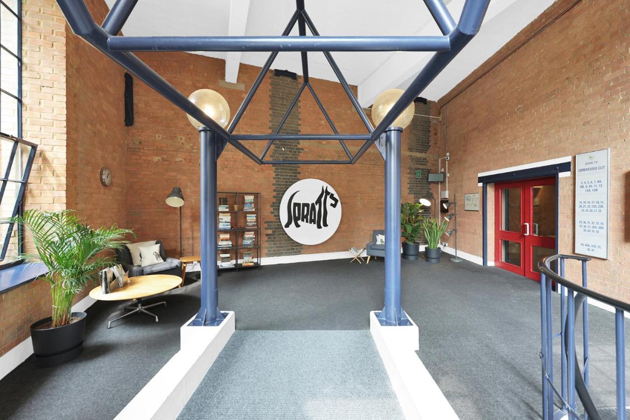 Apartment Large Industrial Style 2 Bedroom Short Term & Flexible Renting Canary Wharf With Free Wifi *