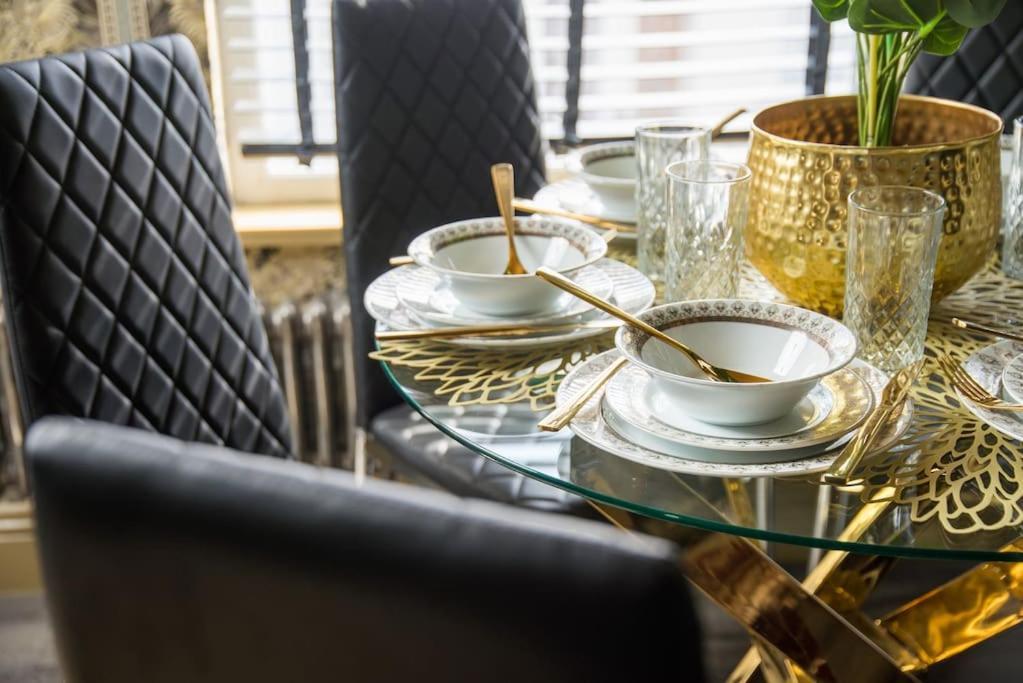 Lux Versace Pad Sleeps 10 Hot Tub, Cinema & Games Appartement