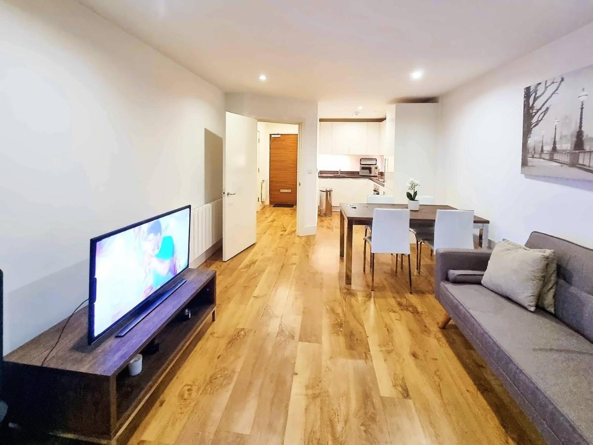 Your Riverside 2 With Private Balcony