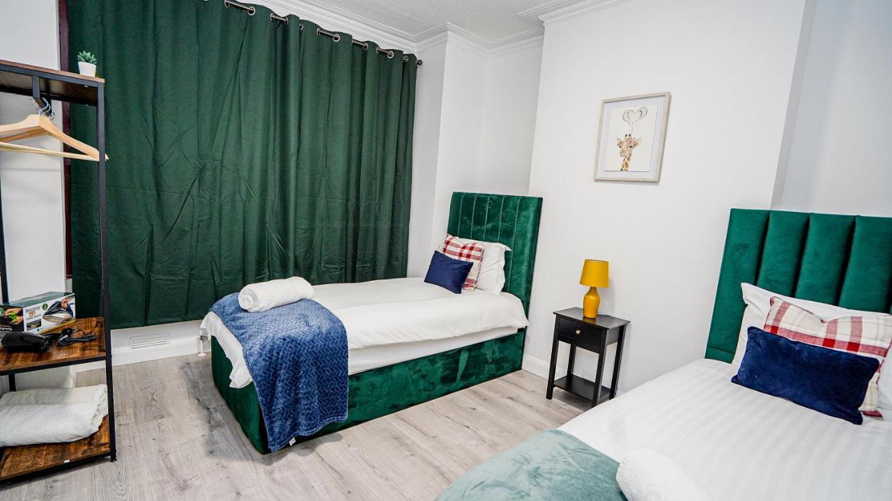 Tranquil Haven Cozy 2-bed Apt With Private Garde Apartment *
