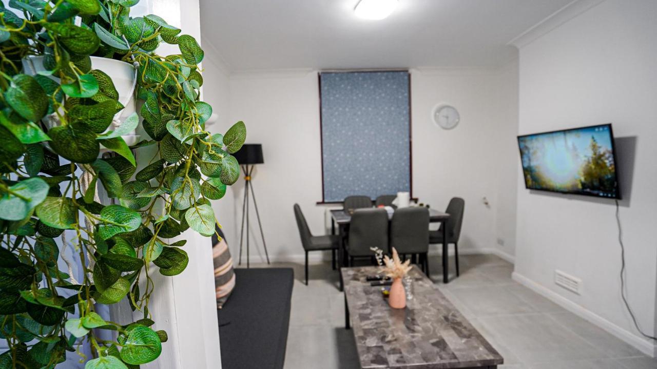 Tranquil Haven Cozy 2-bed Apt With Private Garde London