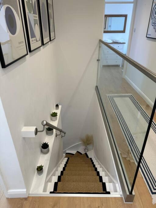 Stylish, Smart & Fun 4 Bed Apartamento