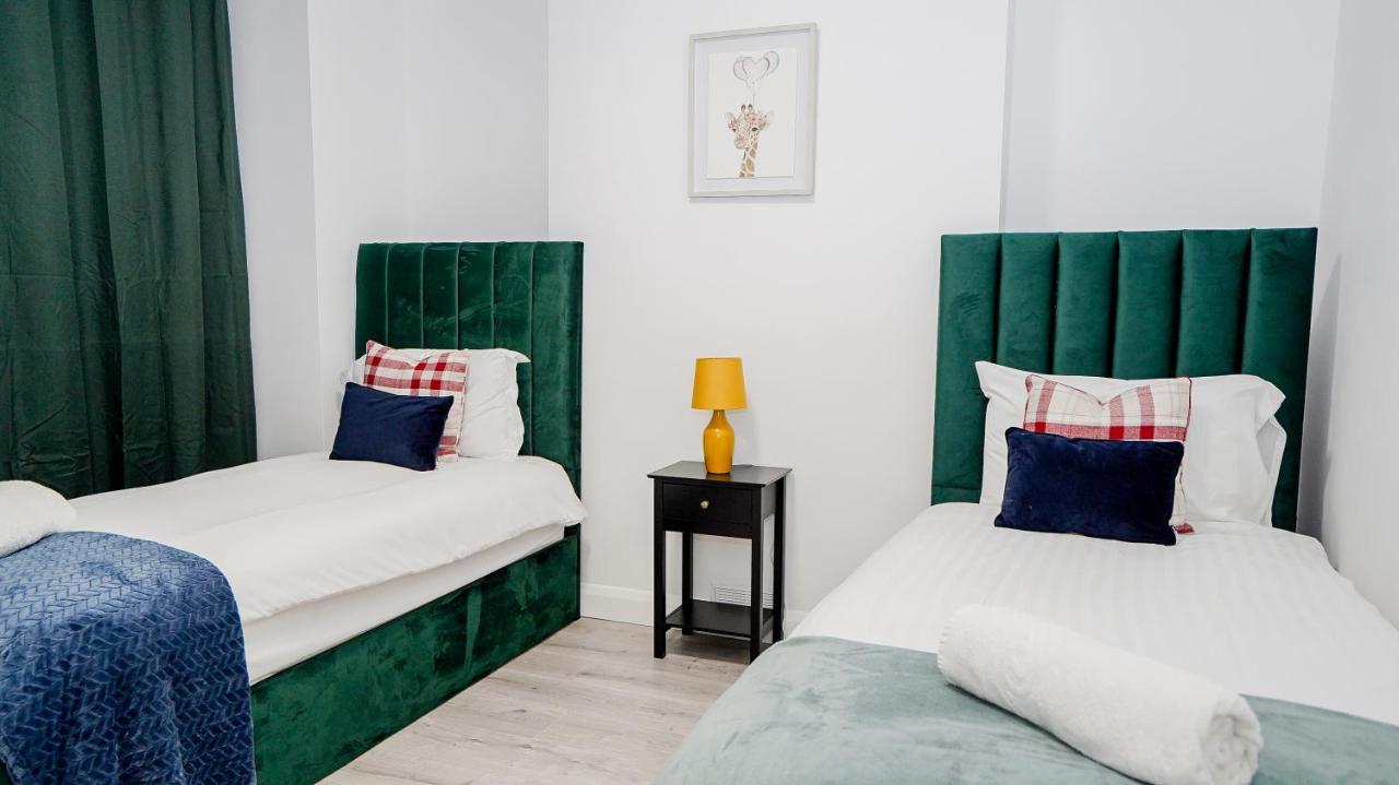 Tranquil Haven Cozy 2-bed Apt With Private Garde Apartment